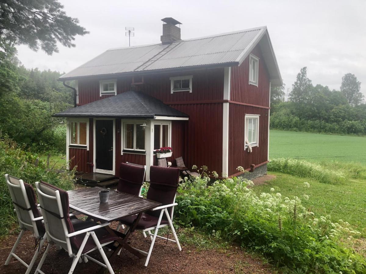 Villa Tuomiranta Sannas Екстер'єр фото
